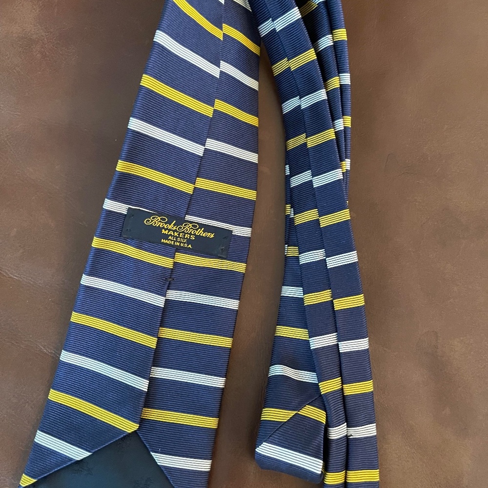 Brooks Brothers 100% silk tie